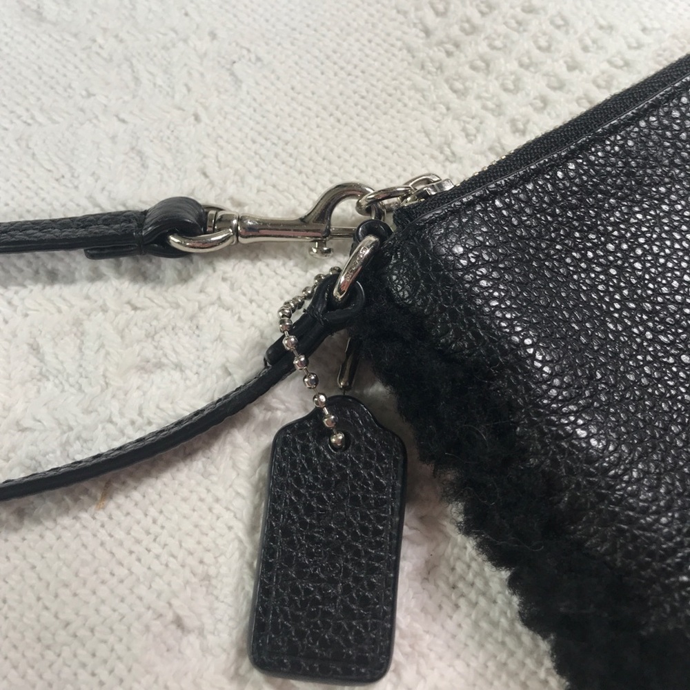Black Coach Wristlet💕 - Picture 3 of 4